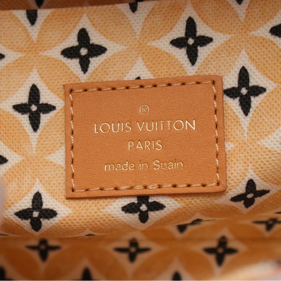 🎉SOLD🎉Louis Vuitton Chain Wallet by the Pool Pochette Felicie Monogram - Picture 7 of 7
